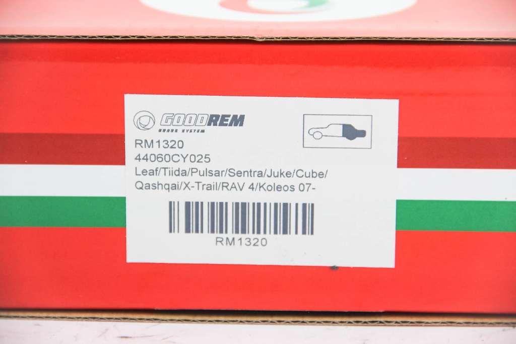 RM1320_3