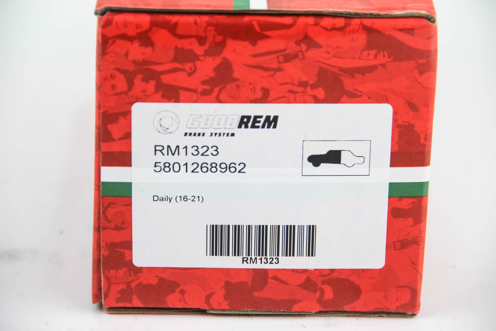 RM1323_3