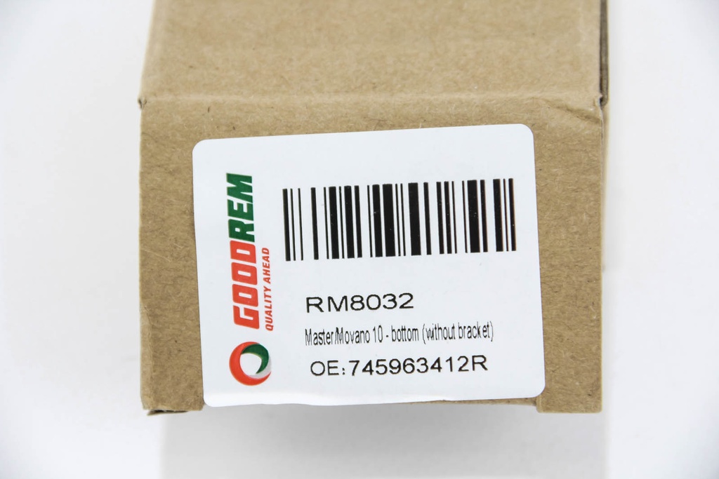 RM8032_3