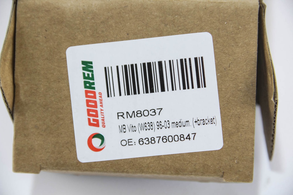 RM8037_4