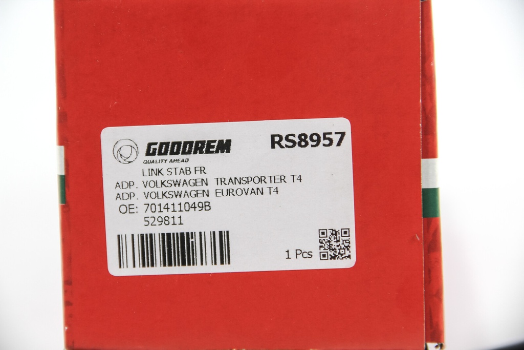 RS8957_4