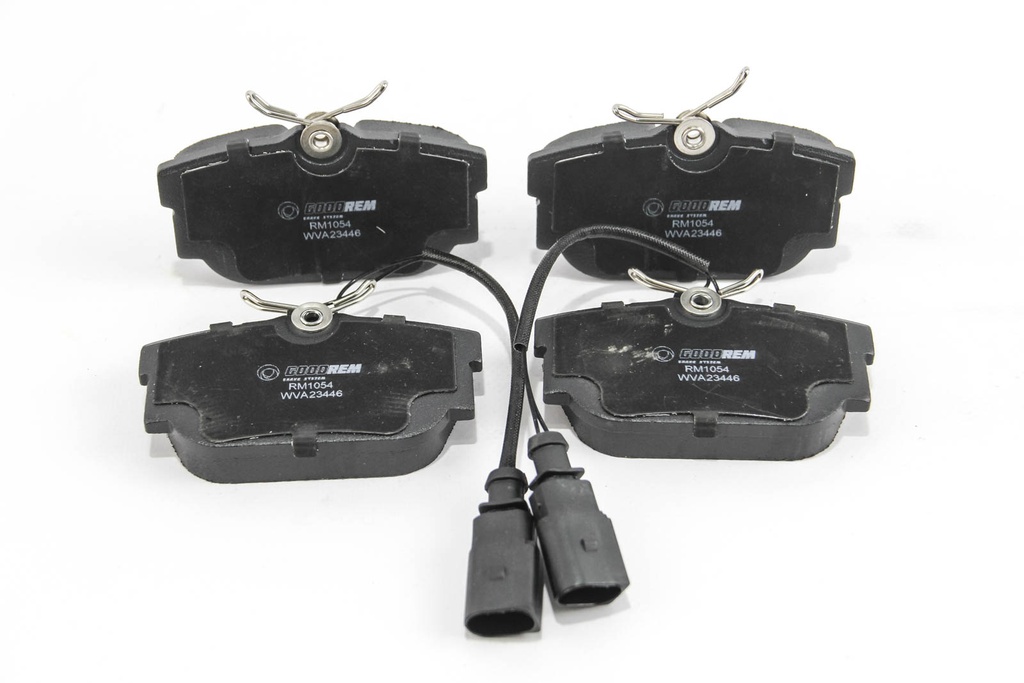 RM1054_2