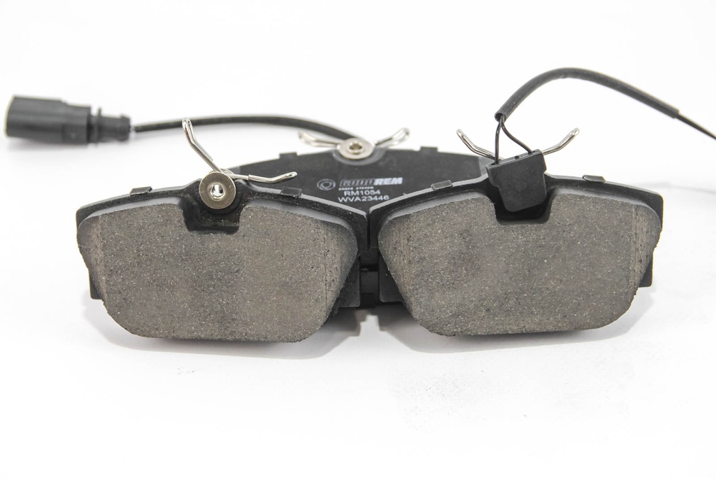 RM1054_4