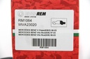 RM1064_4