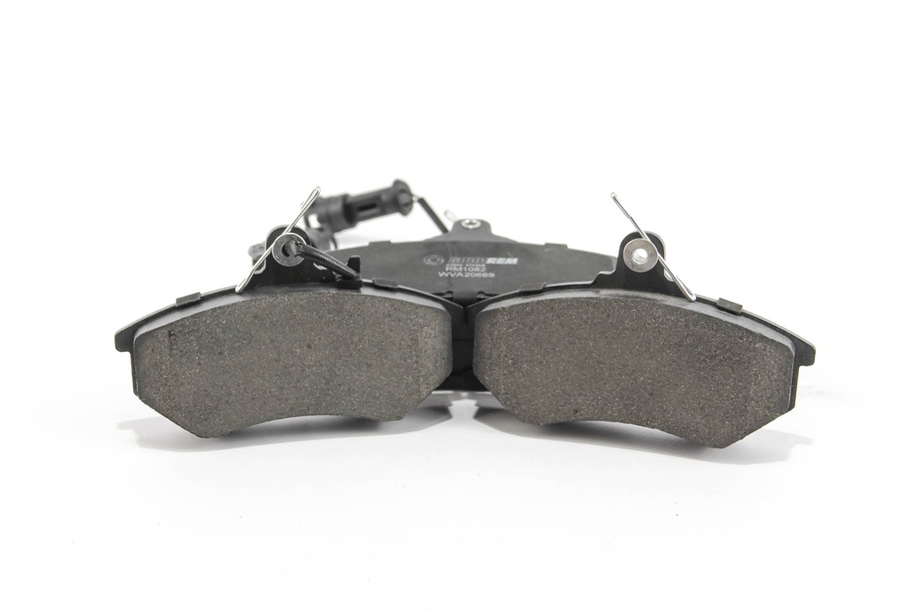 RM1082_3