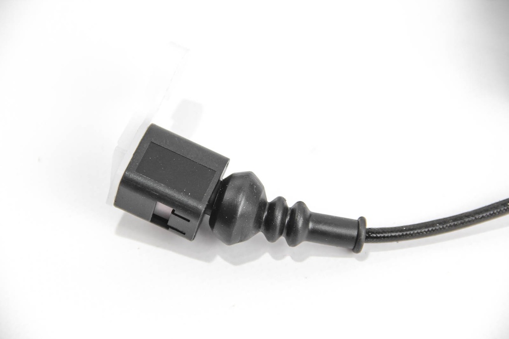 RM1220_3