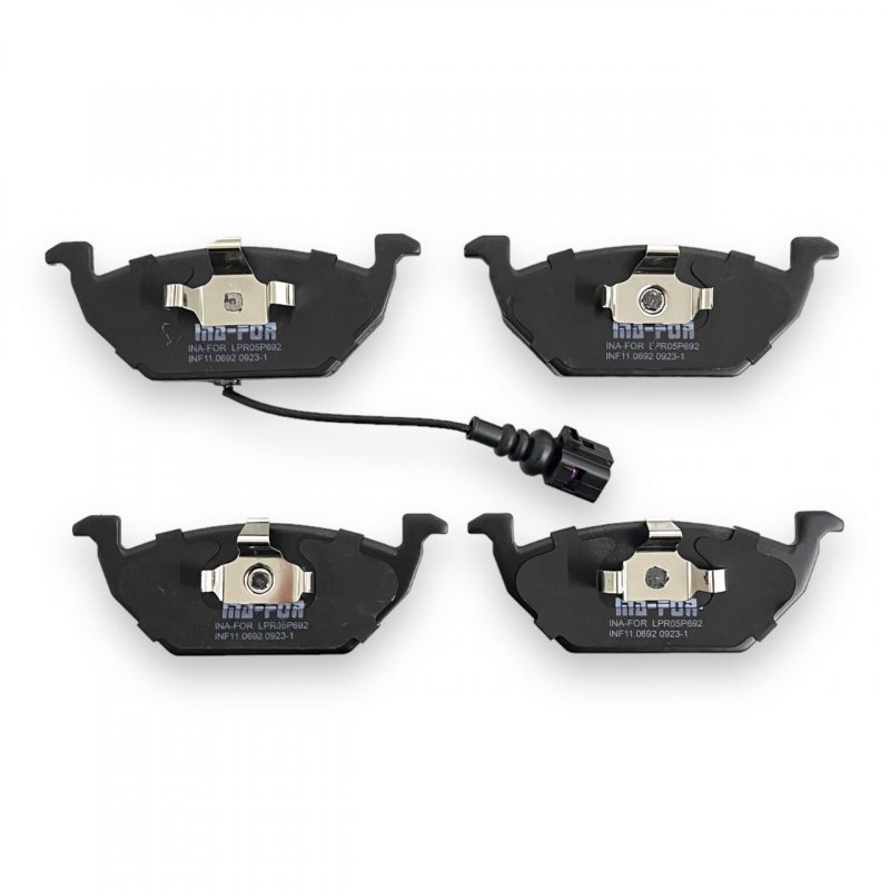 Колодки тормозные передние Seat Ibiza Toledo Leon Skoda Fabia Octavia Volkswagen Golf 4 1996---