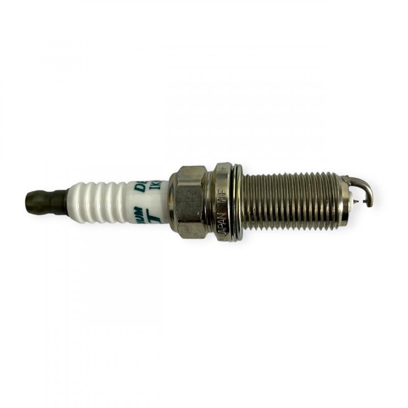 Свечи зажигания Hyndai Mitsubishi Toyota Renault Citroen Dodge Nissan Peugeot