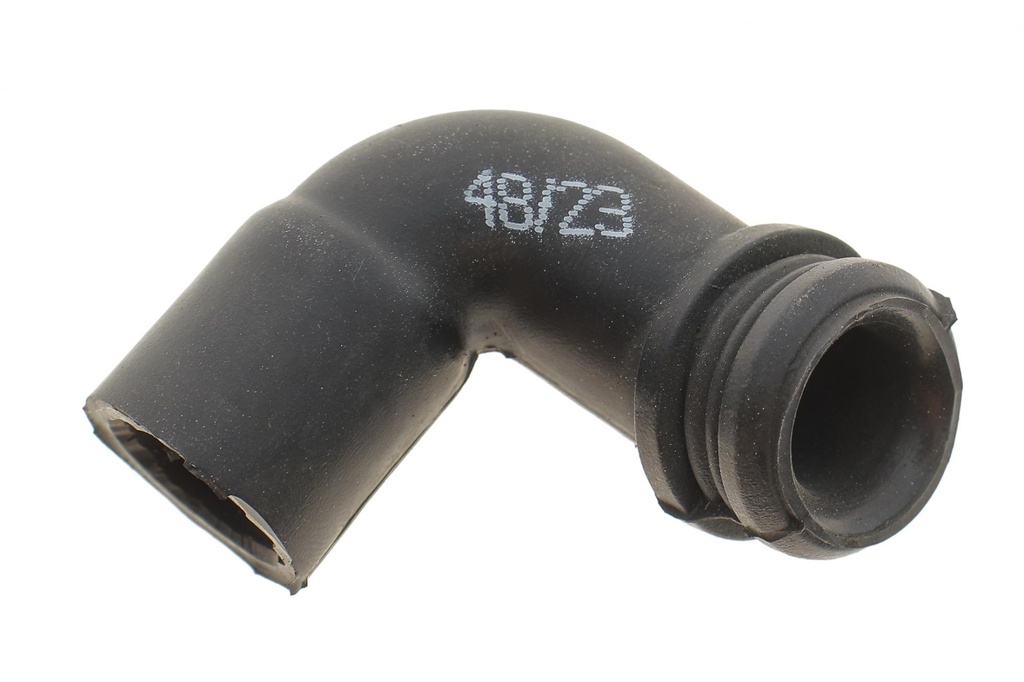 Патрубок вентиляції картера MB E-class (W124/W210) 2.0-3.0D -02 (куток)
