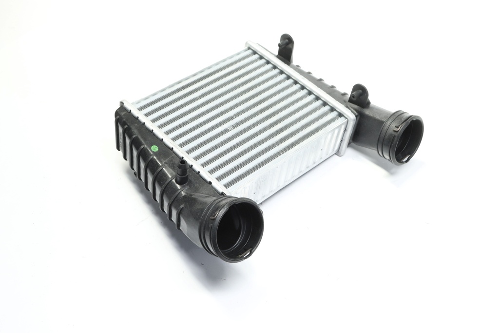 Інтеркулер VW PASSAT B6 00-05 (TEMPEST)