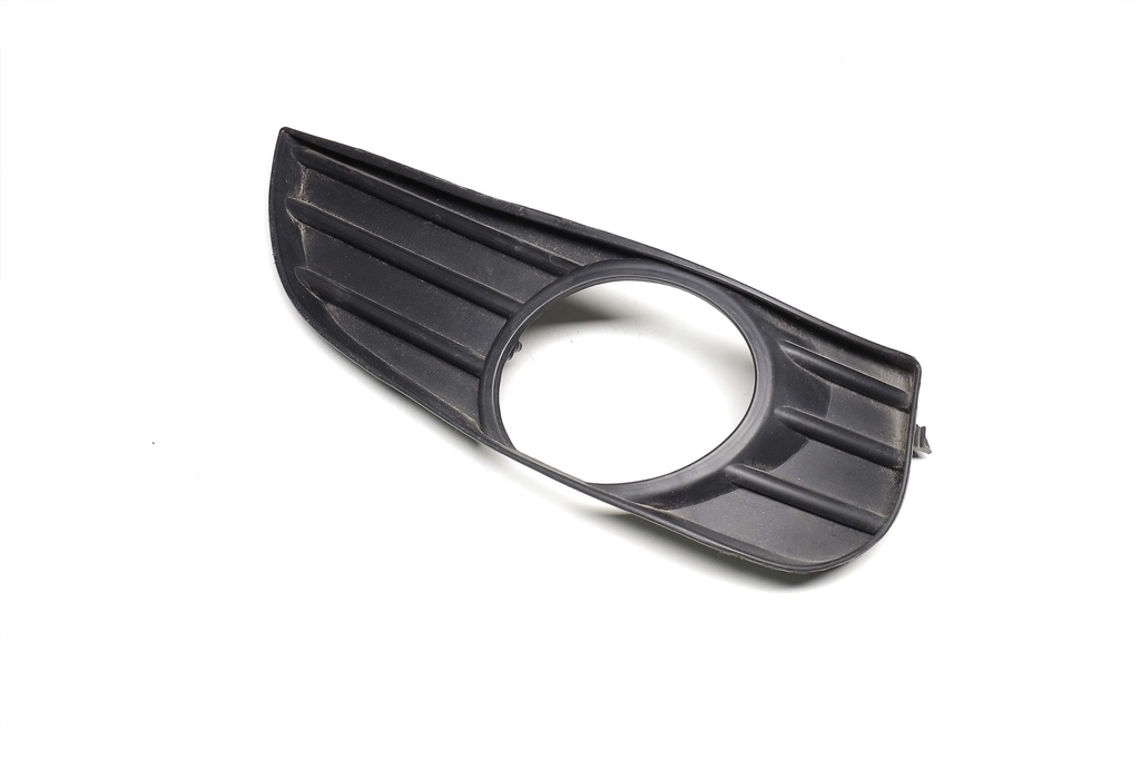 Решітка бампера пер. пра. GEELY MK CROSS 06-14 (TEMPEST)