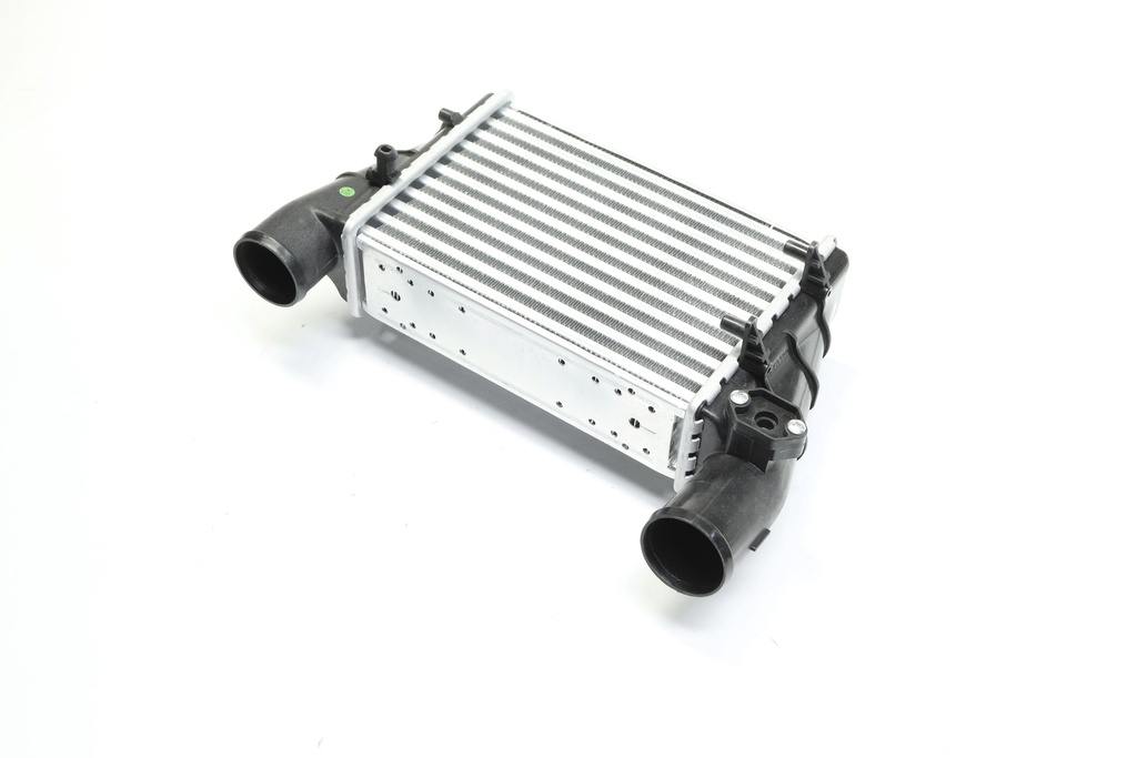 Інтеркулер AUDI A4,A6 VW PASSAT 96-00 (TEMPEST)