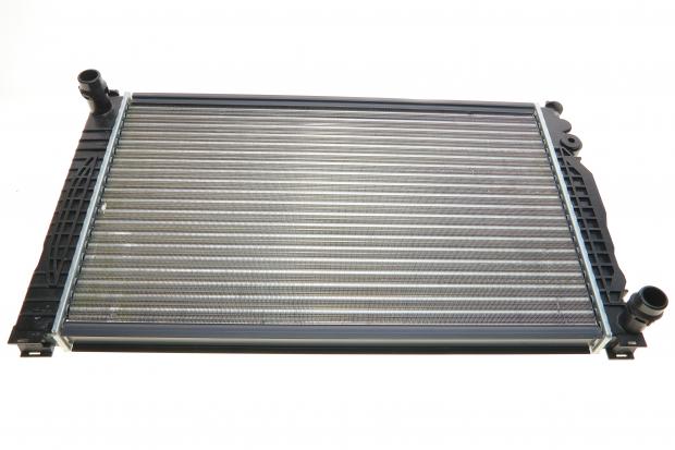 Радіатор охолодження двигуна A4/A6/PASSAT5+6 24/6/8 MT (Van Wezel)