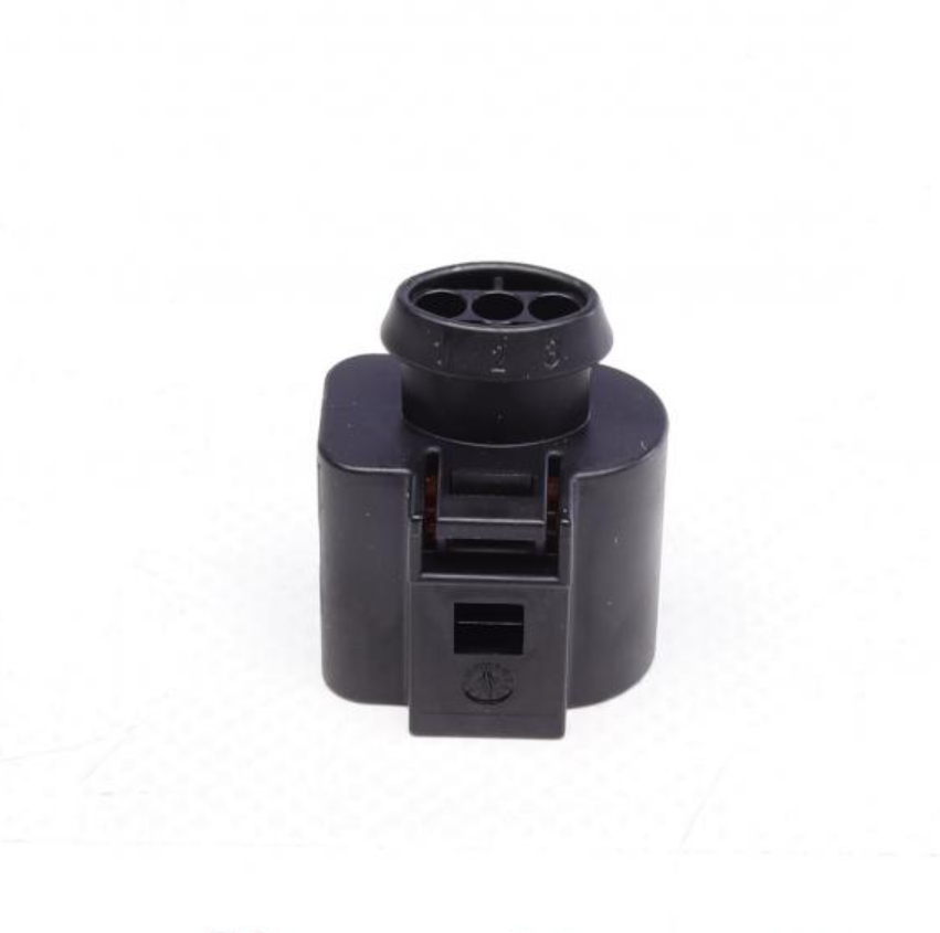 Корпус разъема трехконтактного VW Jetta 10- 