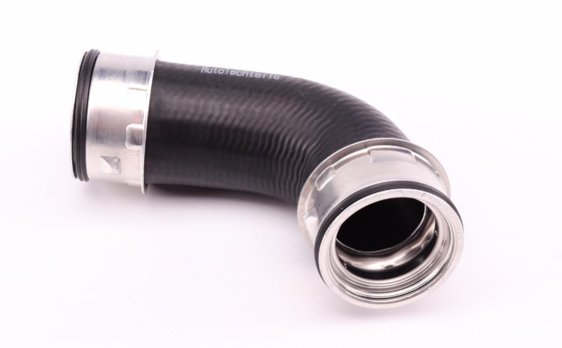 Патрубок интеркулера Audi A3 2.0 TDI 03-12/ VW Passat/Golf/Jetta/Touran 2.0 TDI 03-10