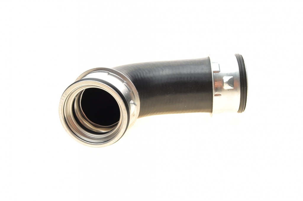 Патрубок интеркулера Audi A3 1.9 TDI 03-15/ VW Caddy III 1.9 TDI (BJB) 04-10/ Golf/Jetta/Passat 1.9 TDI 05-10/ Touran 1.9 TDI 03-10/ Skoda Octavia 1.9 TDI 04-10