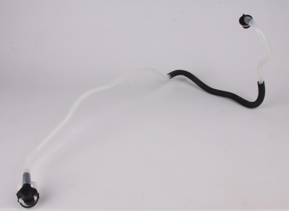 Топливная трубка от насоса к клапану контроля давления