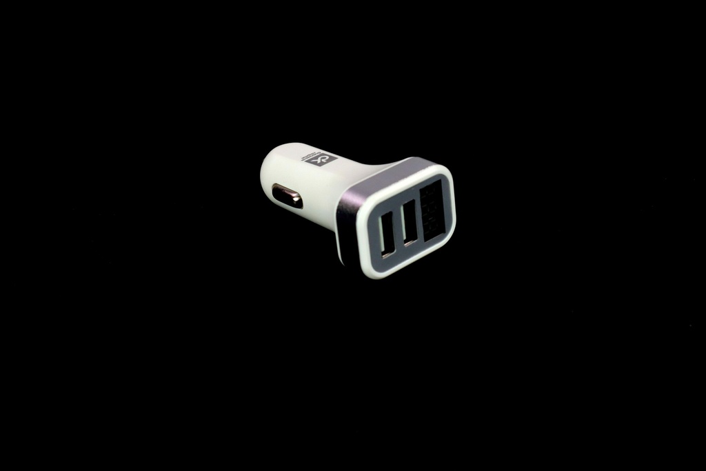 Автомобільний зарядний пристрій 2USB (12 / 24V - 5V 2,4A), LED Display, біле <ДК>
