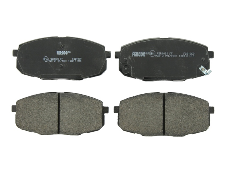 Передние тормозные колодки СARENS II 02-, CEE'D 06-, I30 07- CERATO 09-