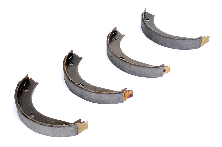 Гальмівна колодка BMW 3 (E36), 5 (E28), 5 (E34), 6 (E24), 7 (E23), 7 (E32), 7 (E38), 8 (E31), Z3 (E36), Z8 (E52) 1.8-5.6 04.76-12.03