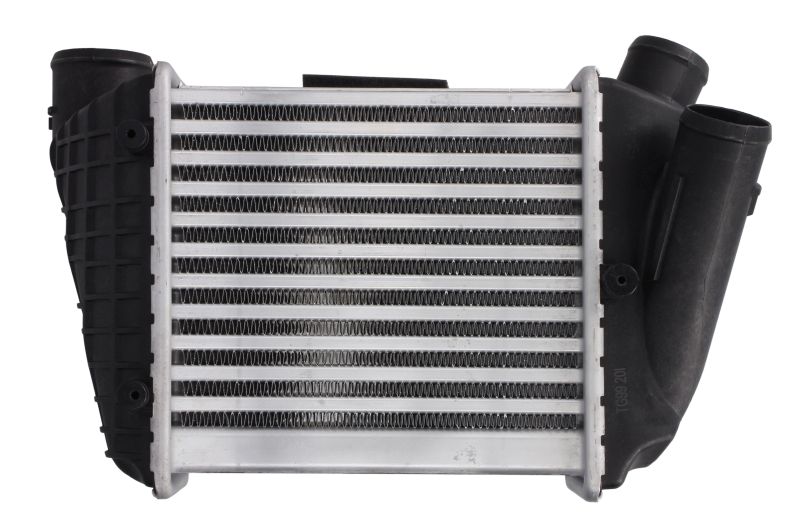 Интеркулер (правая сторона) AUDI A4 B6, A4 B7 2.5D 11.00-05.06