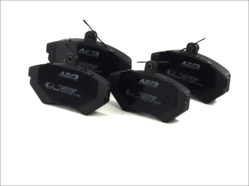 Комплект тормозных колодок передн , AUDI A4 B5, A4 B6  VW PASSAT B2, PASSAT B5, POLO III CLASSIC, POLO IV, SAVEIRO I 1.4-2.8 01.81-