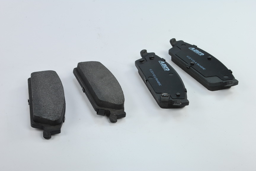 Комплект гальмівних колодок задн , CADILLAC ESCALADE  CHEVROLET AVALANCHE, SILVERADO 1500, SILVERADO 2500 HD, SUBURBAN, TAHOE LTZ  GMC SIERRA, YUKON 4.8-6.6D 01.03-