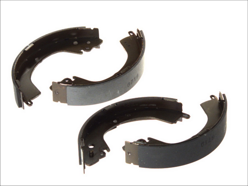 Гальмівна колодка MITSUBISHI DELICA / SPACE GEAR, L 300 III, L200, L200 / TRITON, L400, PAJERO I 2.0-2.8D 01.83-12.15