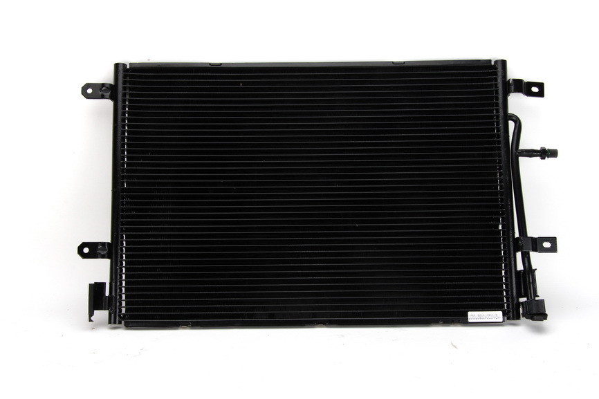 Конденсатор кондиціонера AUDI A4 B6, A4 B7  SEAT EXEO, EXEO ST 1.6-4.2 11.00-05.13
