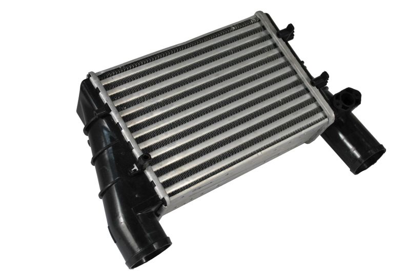 Інтеркулер AUDI A4 B5, A4 B6, A6 C5  VW PASSAT B3/B4, PASSAT B5, PASSAT B5.5 1.8-2.8 10.93-05.05