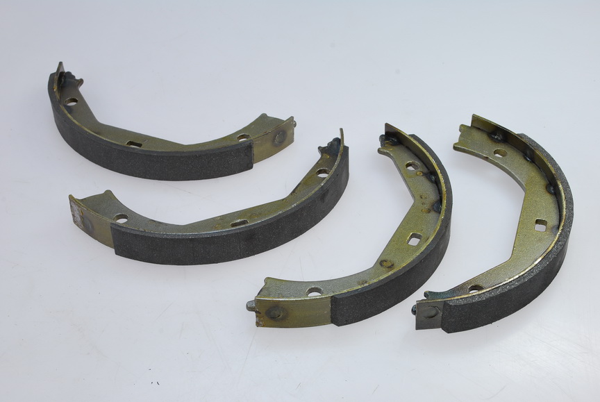 Гальмівна колодка BMW 1 (E81), 1 (E82), 1 (E87), 1 (E88), 2 (F22, F87), 3 (E46), 3 (E90), 3 (E91), 3 (E92), 3 (E93), 3 (F30, F80), 3 (F31), 3 GRAN TURISMO (F34), 4 (F32, F82) 1.5-4.4 09.95-