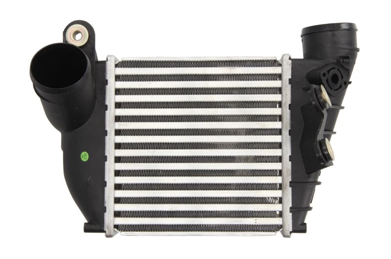 Интеркулер AUDI A3  SEAT LEON, TOLEDO II  SKODA OCTAVIA I  VW BORA, BORA I, GOLF IV 1.6/1.8/1.9D 09.96-12.10