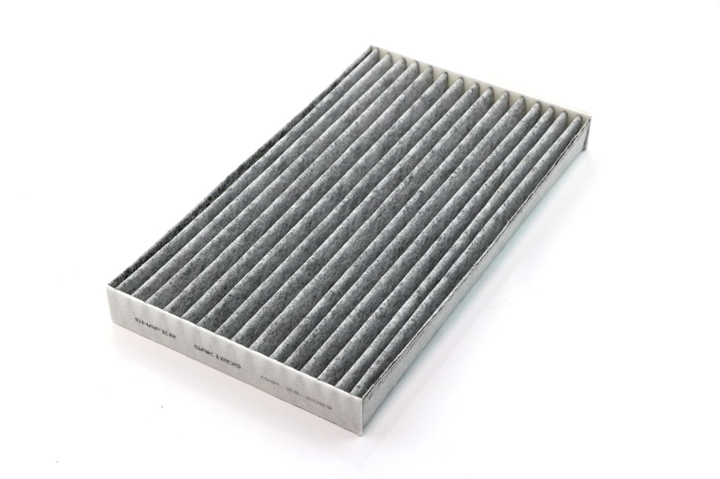 Фильтр салона NISSAN JUKE, LEAF 11- угольный