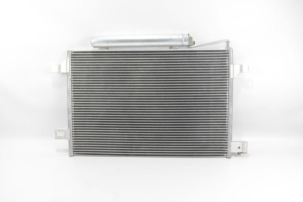 Радіатор кондиціонера W169/W245 04-12