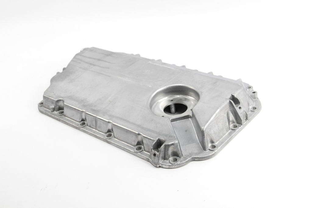 Масляный поддон A4/A6/Passat 2.4-2.8i 96-05 (с отверстием)