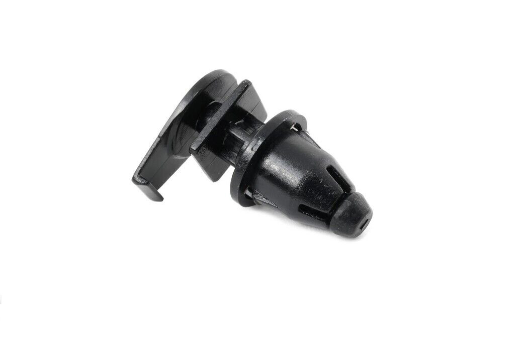 Клипса крепления накладки передней фары