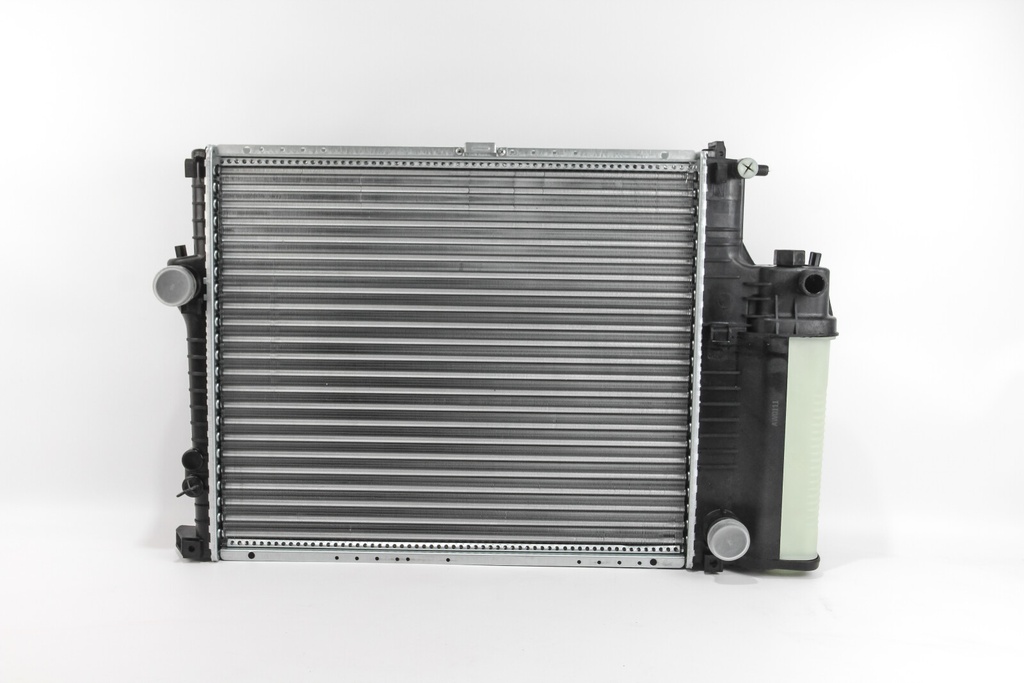 Радіатор охолодження двигуна E39 2.5-2.8i 95-00